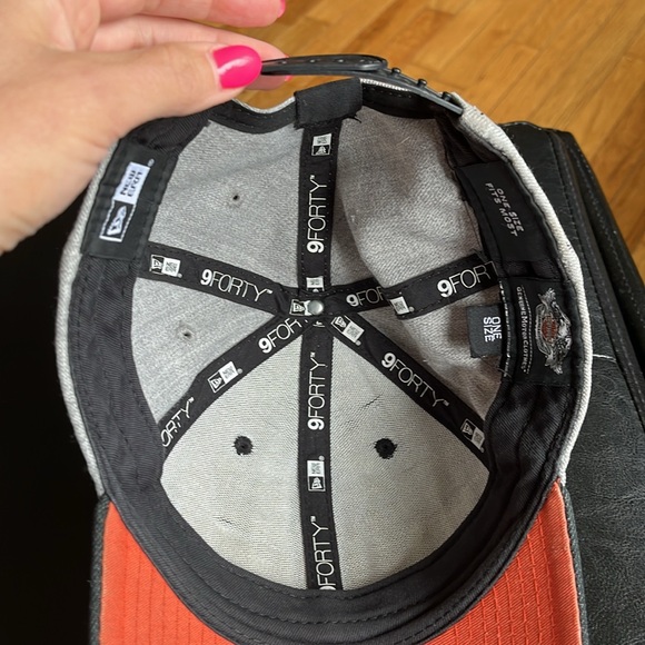 NEW ERA HARLEY-DAVIDSON snap back hat. GUC. 2-toned grey and orange. One size. - Picture 6 of 8